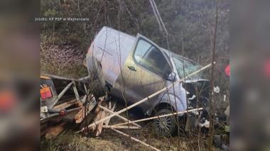 Wypadek z udziałem osobówki i busa